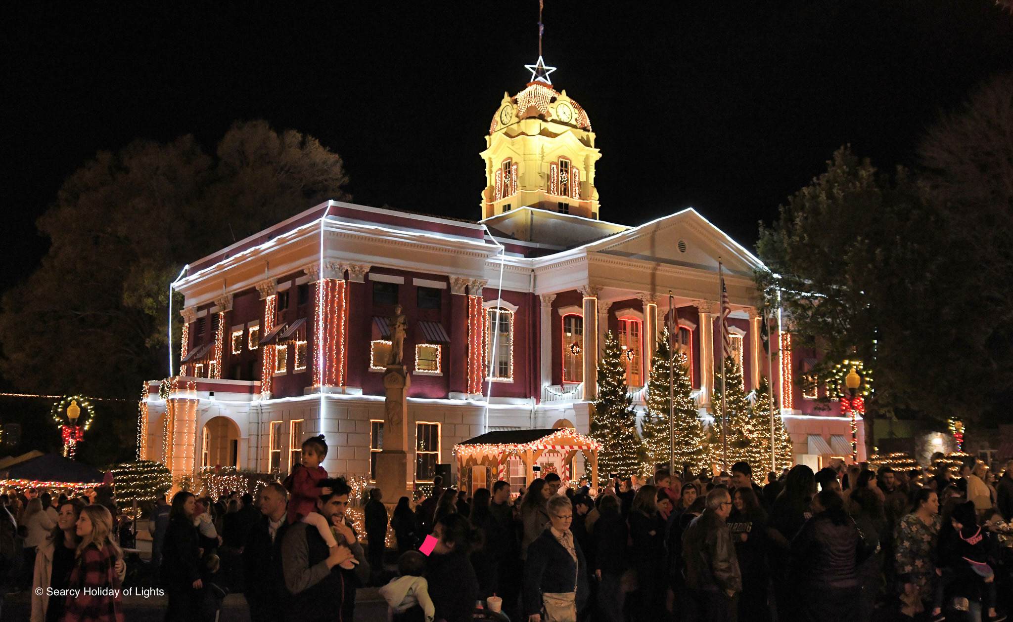 Searcy courthouse on the downtown square
