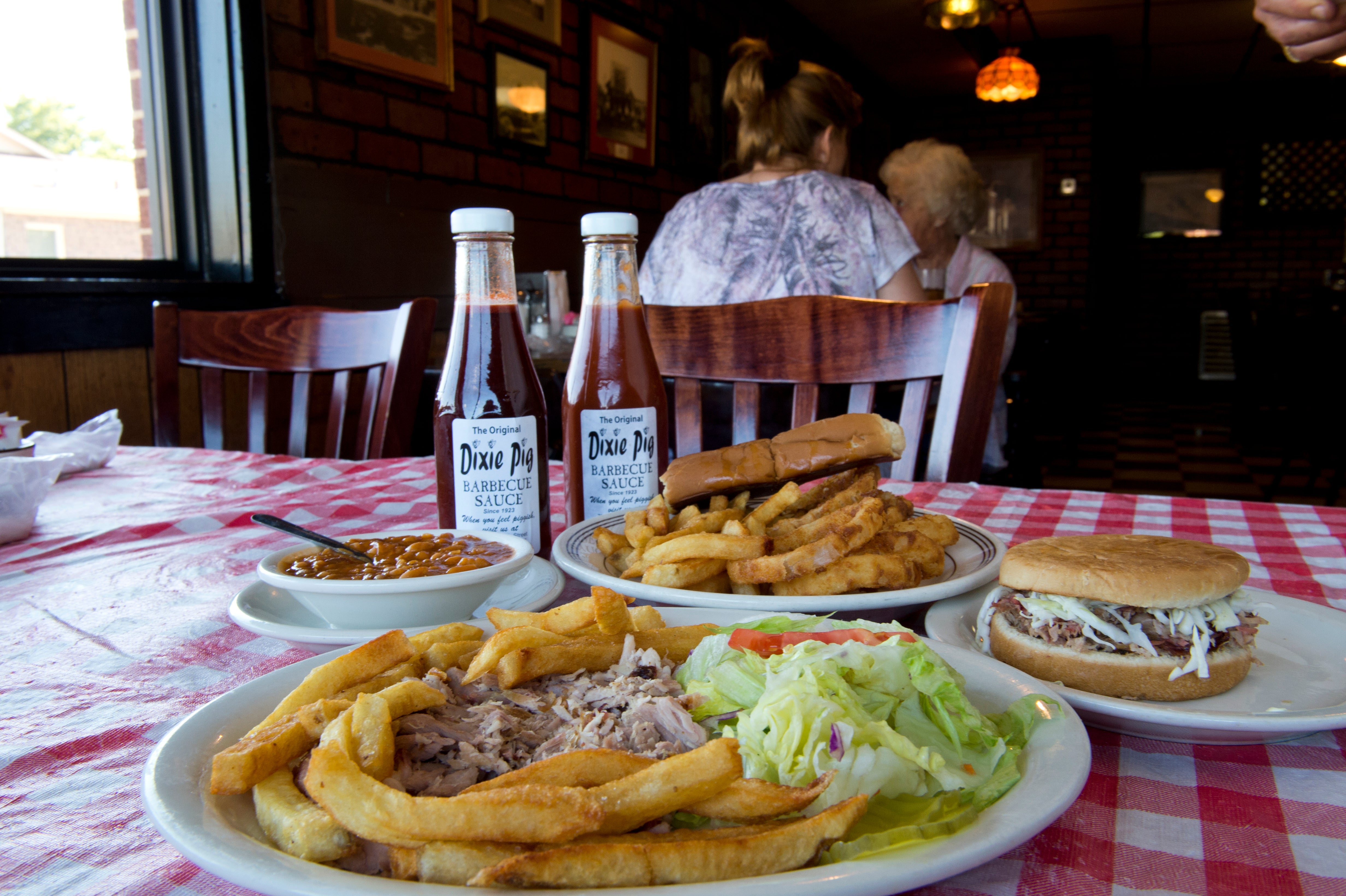 Plates of BBQ at Dixie Pig BBQ in Blytheville