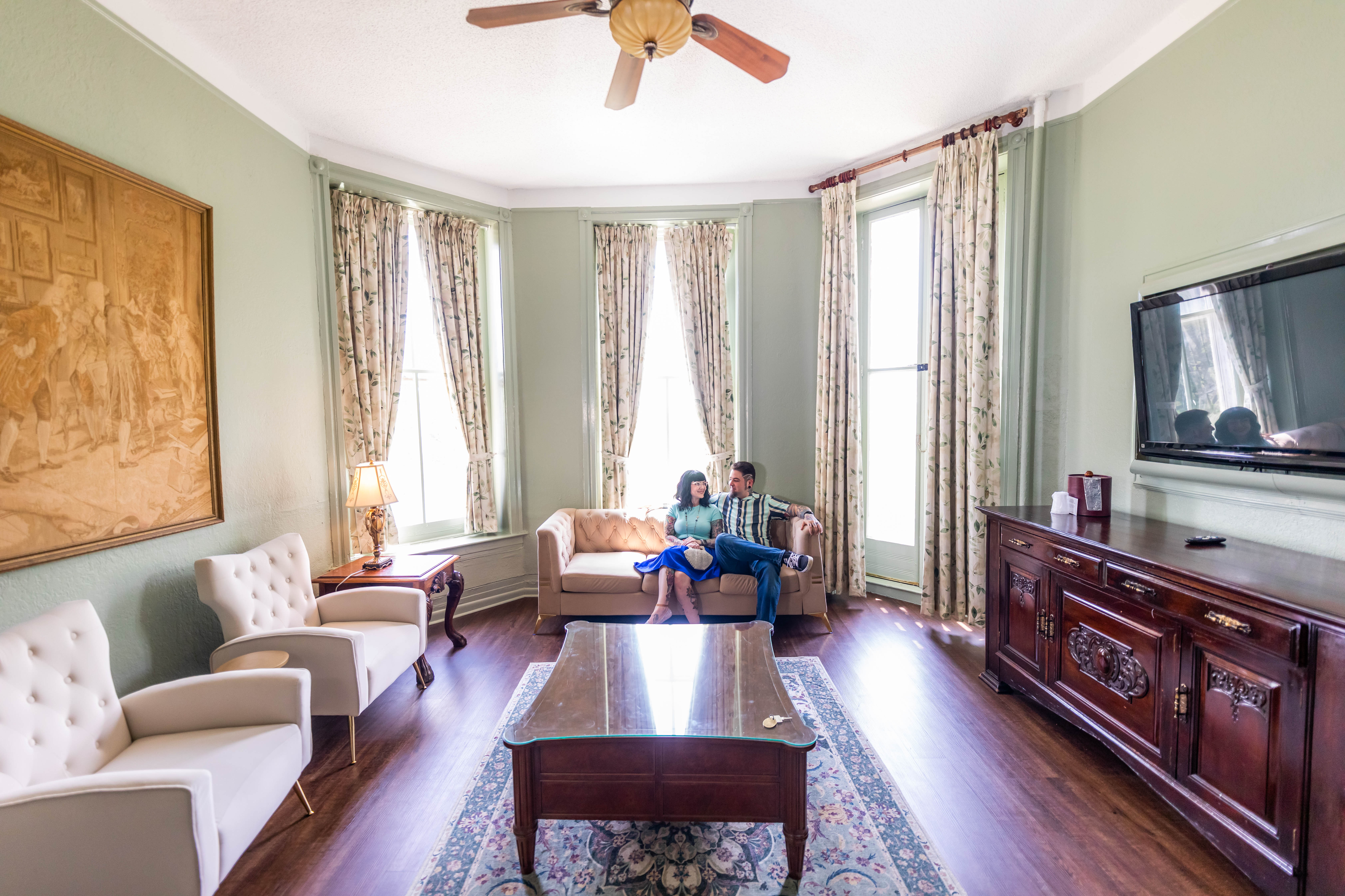 King Parlor Suite