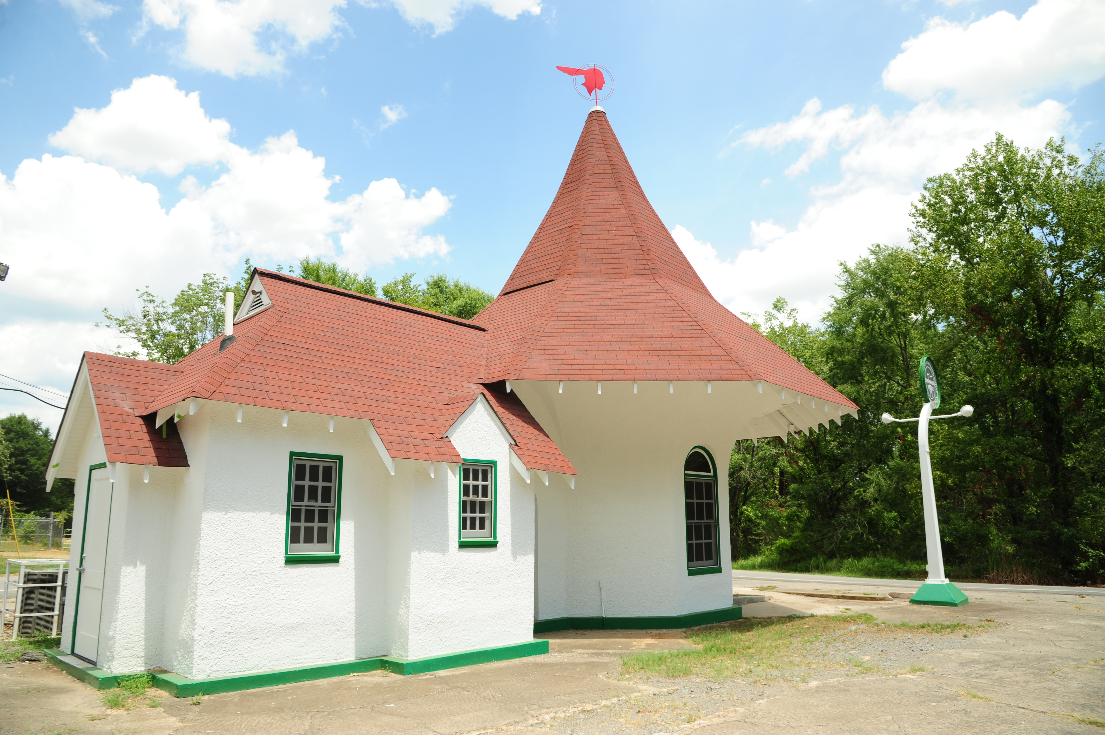 Roundtop Filling Station 