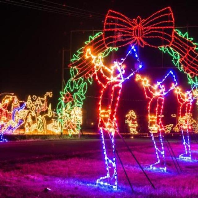 Arch of Lights leading into the Blytheville Lights of the Delta display