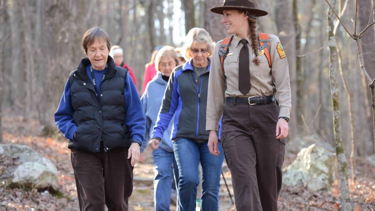 Winter hiking at Pinnacle Mountain State Park in Little Rock 