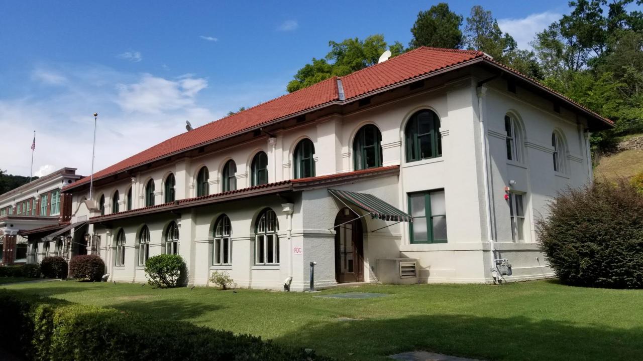 Hotel Hale on Bathhouse Row in Hot Springs National Park