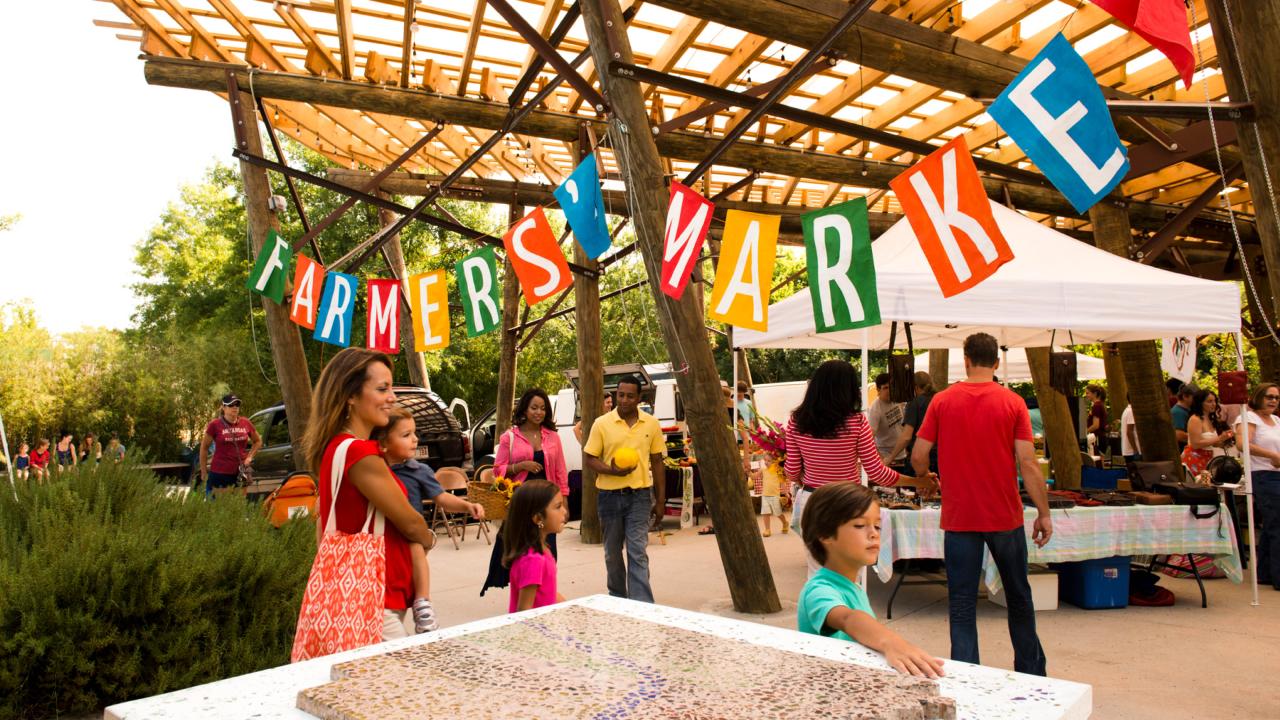 Farmer's Market at Bernice Gardens