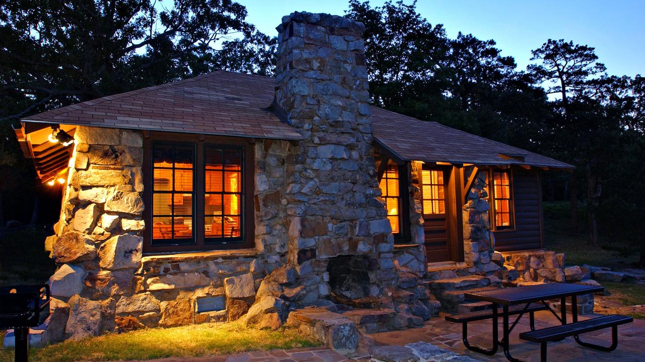 The exterior of a stone cabin at Mount Nebo State Park