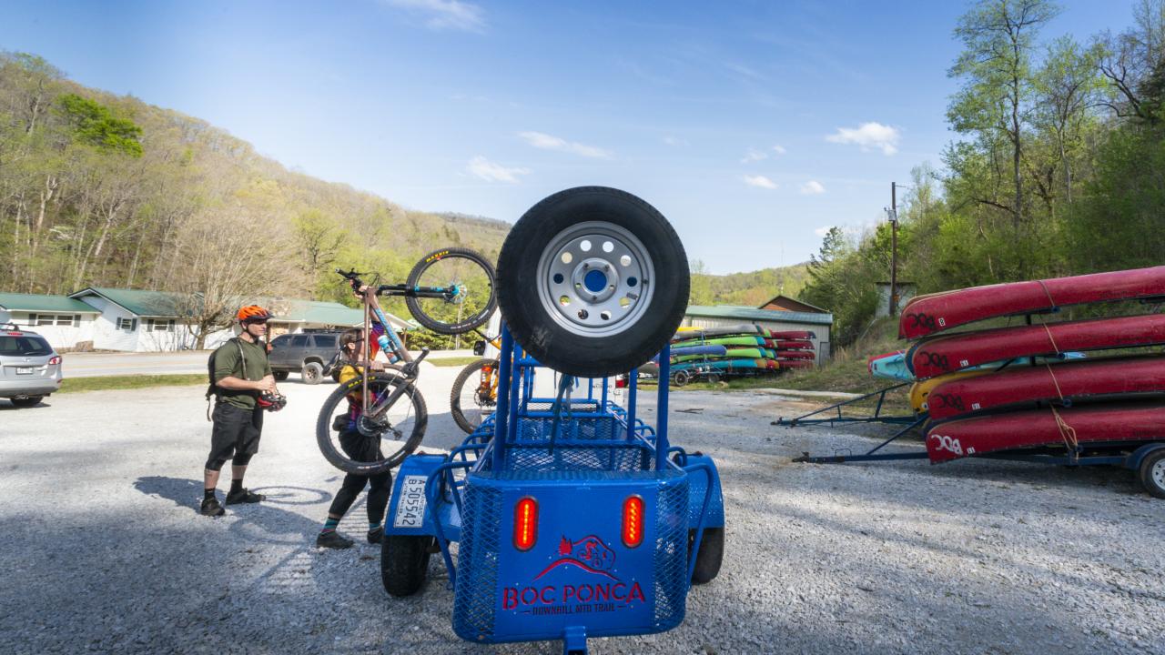 Bike shuttle service at Buffalo Outdoor Center in Ponca