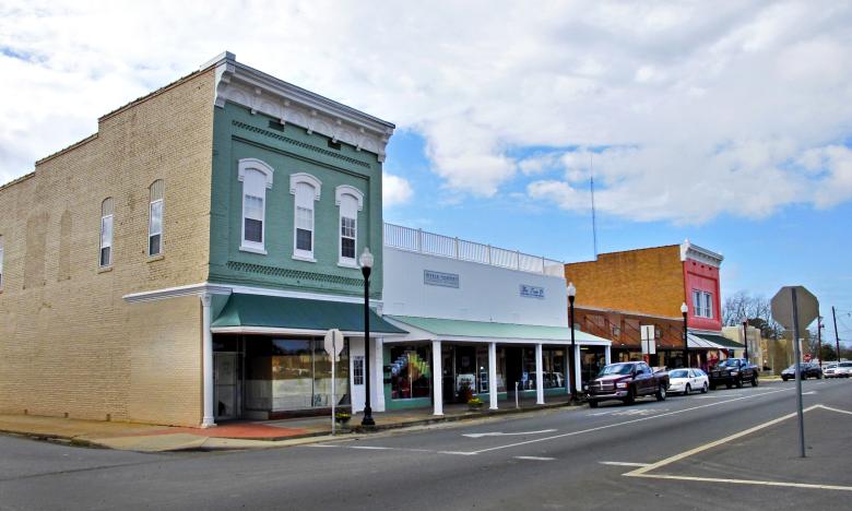 A view of some storefronts in Downtown Monticello