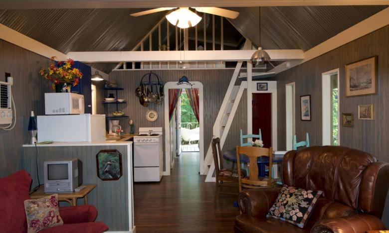 Shady River Getaway cottage