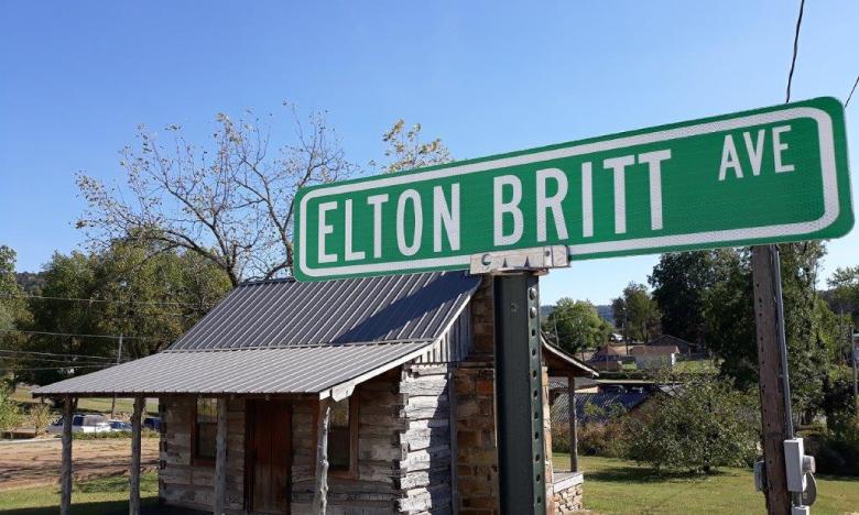 Elton Britt Avenue sign in Marshall