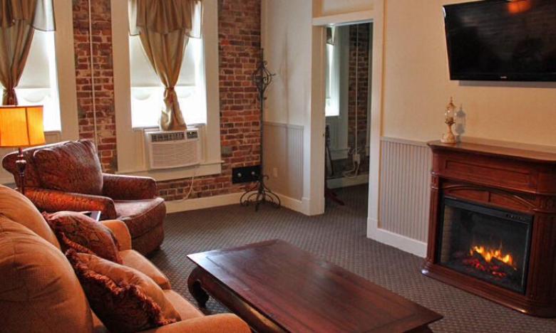 The Hotel Rhea in Walnut Ridge