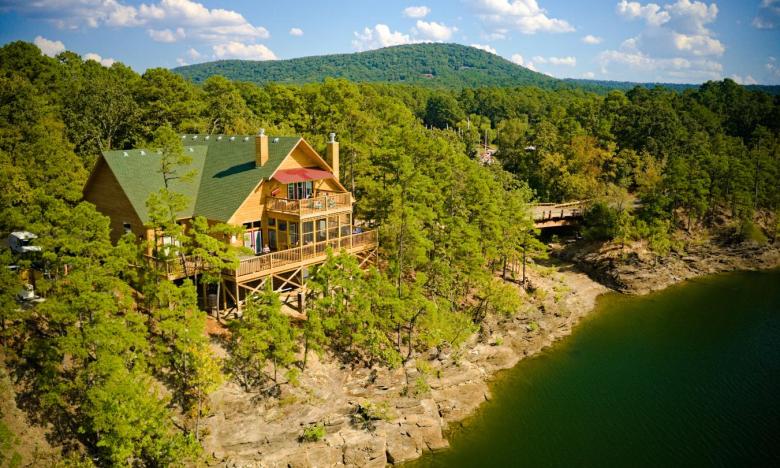 Mountain Harbor Exterior Lodge C25