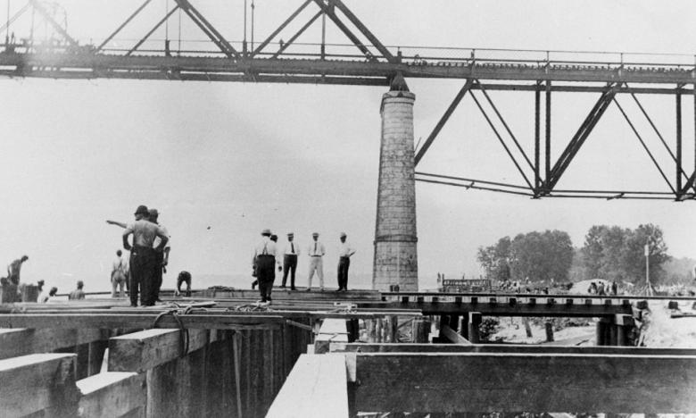 The Harahan Bridge opened in 1916 and was used until 1949