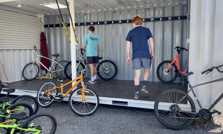 Rent a bike at Riverside Rides