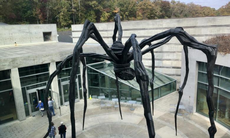 Maman in the courtyard at Crystal Bridges