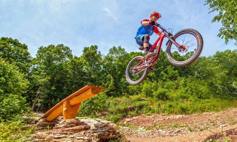 Lake Leatherwood mountain biking trail