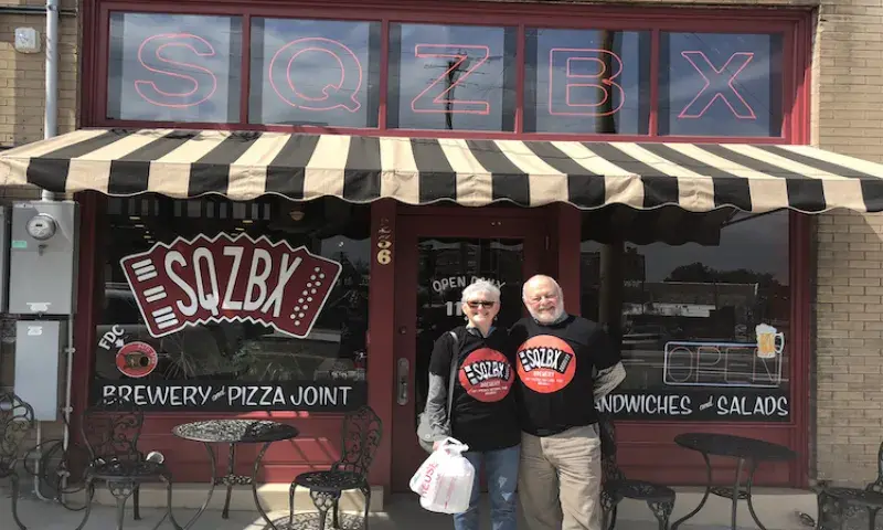 SQZBX Brewery & Pizza Joint