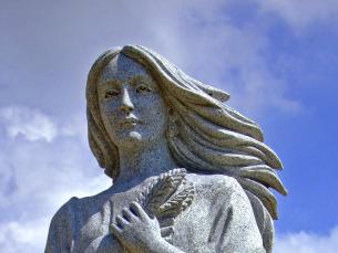a statute of Pocahontas, the town's namesake