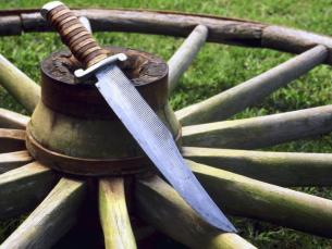 Bowie knife 