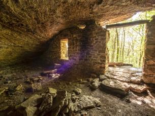 Moonshiners Cave at Devil's Den State Park