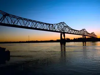The Mississippi River between Helena-West Helena and Mississippi