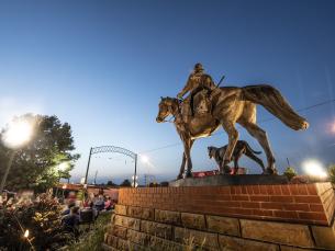 Bass Reeves Statue Arrives in Fort Smith