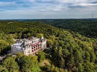 Travel Eureka Springs