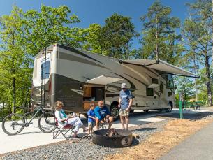 Retreat to Iron Mountain Lodge and Marina