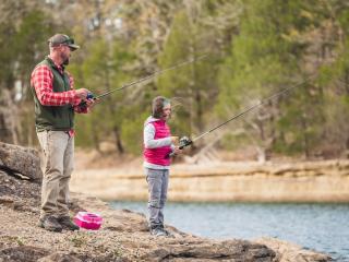Family fishing on Beaver Lake