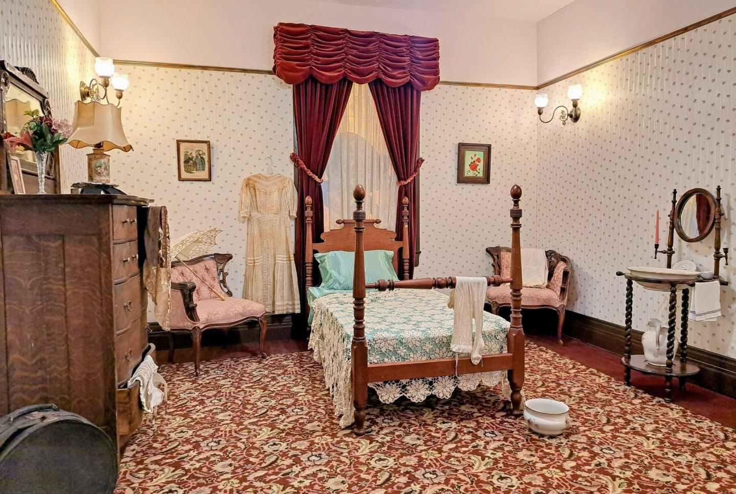 Miss Laura's Brothel Museum