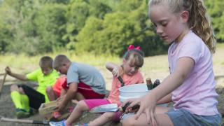 Children looking for diamonds at Crater of Diamonds