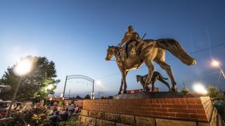 Bass Reeves Statue Arrives in Fort Smith