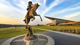 U.S. Marshals Museum Statue
