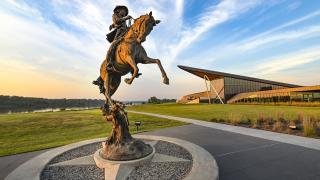 U.S. Marshals Museum Statue