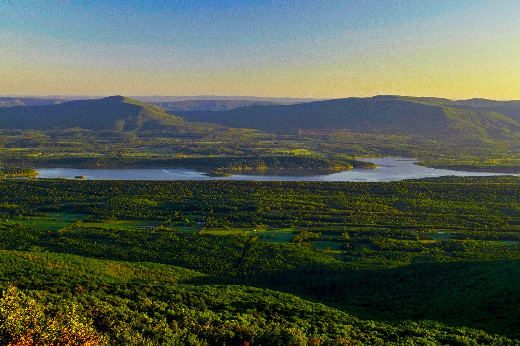 Blue_Mountain_Lake_large
