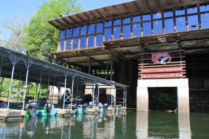 Lakeview_Gaston's_trout_dock_restaurant